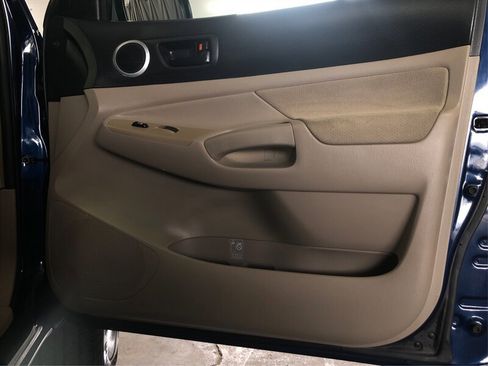 Used 2006 Toyota Tacoma PreRunner image 15