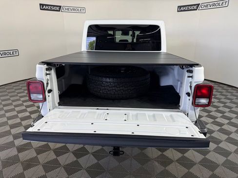 Used 2025 Jeep Gladiator Sport AWD/4WD image 11