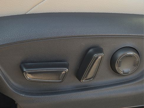 New 2026 Toyota Tacoma Limited AWD/4WD image 19