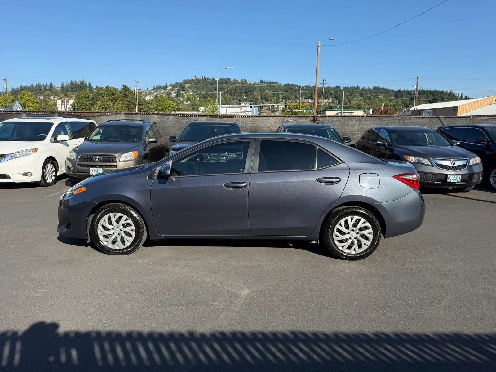 Used 2017 Toyota Corolla LE FWD image 7