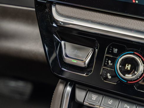 Used 2025 GMC Sierra 3500 Denali w/ Denali Reserve Package image 49