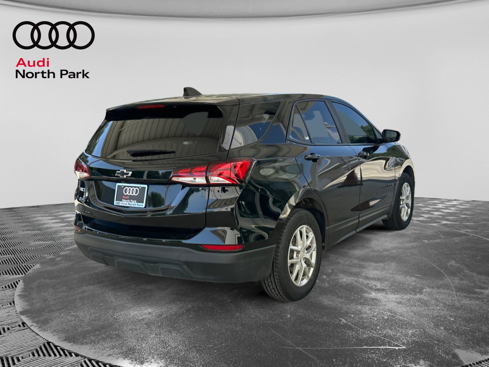 Used 2023 Chevrolet Equinox LS w/ LS Convenience Package FWD image 5