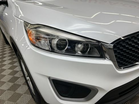 Used 2017 Kia Sorento FWD image 5