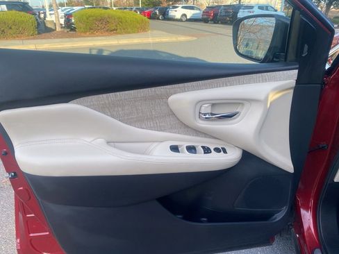 Used 2024 Nissan Murano SV image 10