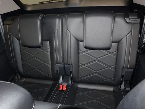 Used 2025 Volkswagen Atlas SE FWD image 22