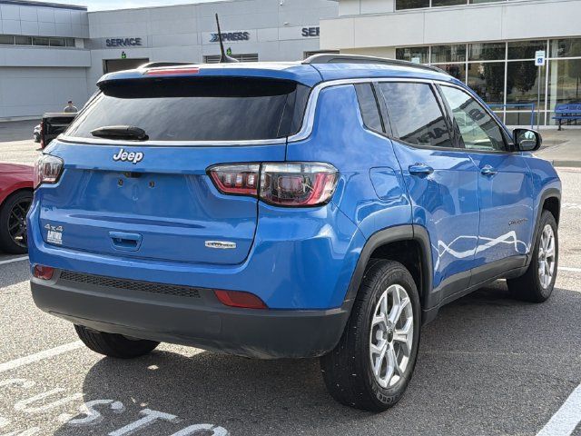 Used 2025 Jeep Compass Latitude AWD/4WD image 4