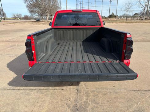 Used 2005 Chevrolet Silverado 1500 LS w/ Light Duty Power Package AWD/4WD image 32