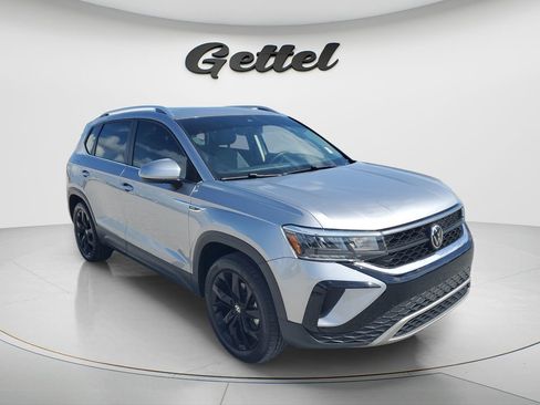 Used 2023 Volkswagen Taos SE image 3