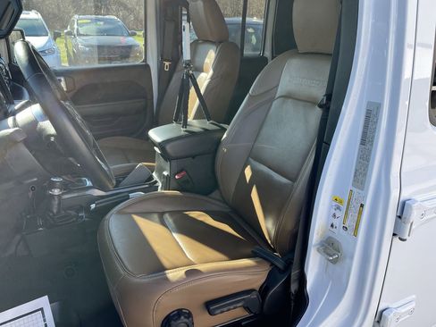 Used 2020 Jeep Gladiator Rubicon AWD/4WD image 11