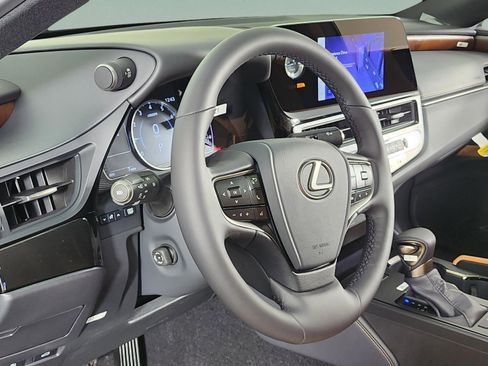 New 2025 Lexus ES 350 w/ Premium Package image 10