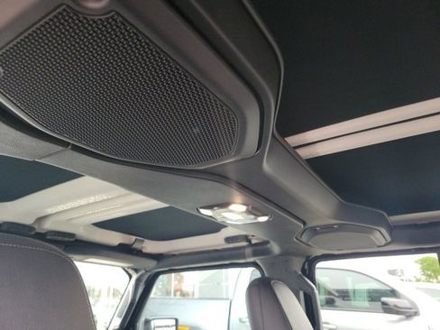 Used 2021 Jeep Gladiator Overland image 14