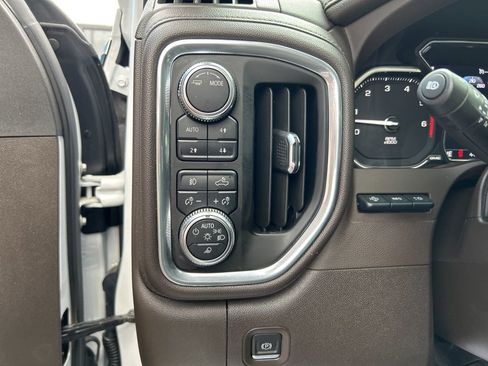 Used 2022 GMC Sierra 3500 Denali w/ Denali Ultimate Package image 25