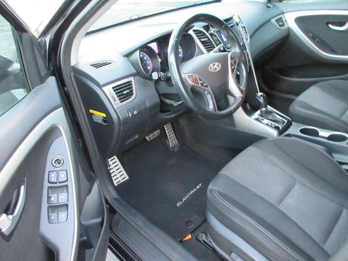 Used 2016 Hyundai Elantra GT w/ Option Group 02 FWD image 13