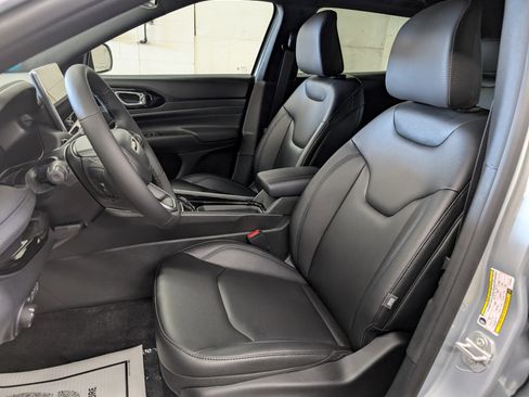 New 2026 Jeep Compass Limited image 6