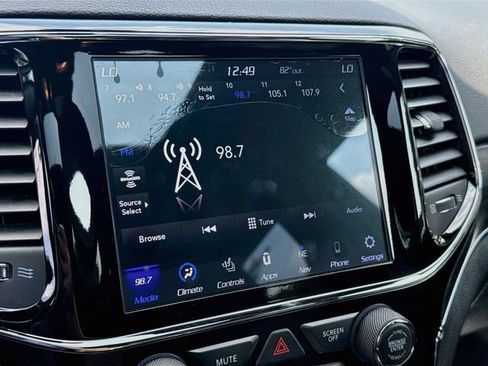 Used 2019 Jeep Grand Cherokee Limited AWD/4WD image 19