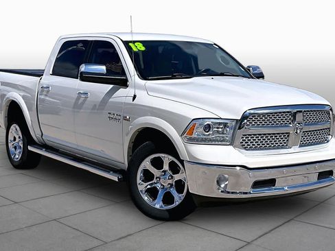 Used 2018 RAM 1500 Laramie w/ Convenience Group AWD/4WD image 4