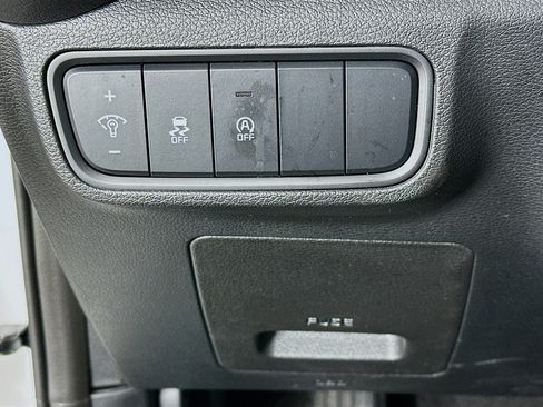 Used 2025 Kia Soul LX w/ LX Technology Package image 17