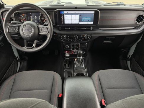 Used 2024 Jeep Wrangler Unlimited Rubicon AWD/4WD image 12