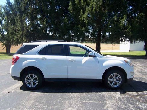 Used 2017 Chevrolet Equinox LT w/ Convenience Package image 1