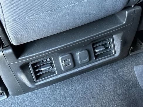 Used 2021 Chevrolet Silverado 1500 LT RWD image 44