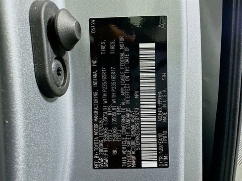 Certified 2024 Toyota Sienna XLE image 30