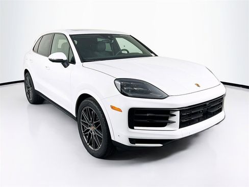 New 2026 Porsche Cayenne Base image 7