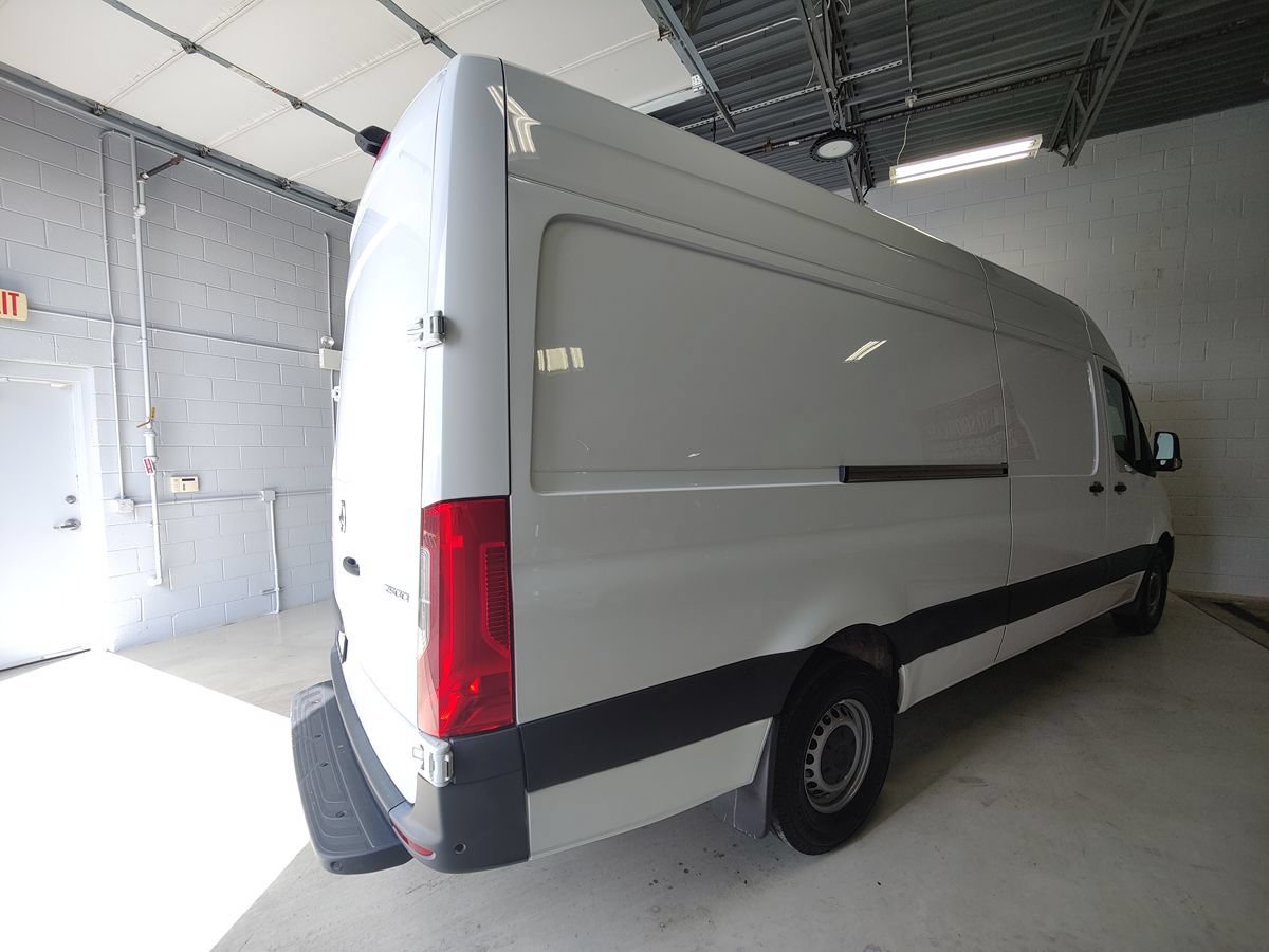 Used 2023 Mercedes-Benz Sprinter 2500 image 6