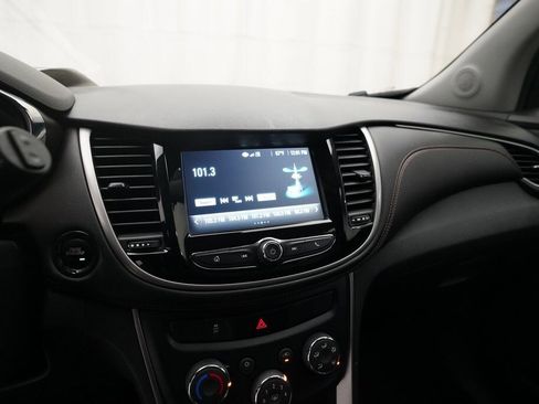 Used 2017 Chevrolet Trax LT w/ Driver Confidence Package image 6