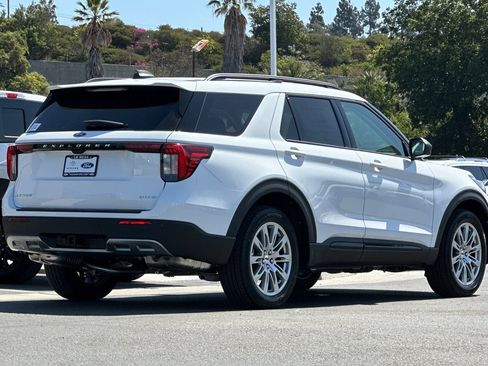 New 2026 Ford Explorer Active w/ Active Comfort Package AWD/4WD image 3