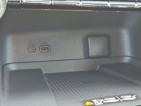 New 2025 Chevrolet Traverse LT w/ Enhanced Driving Package image 17