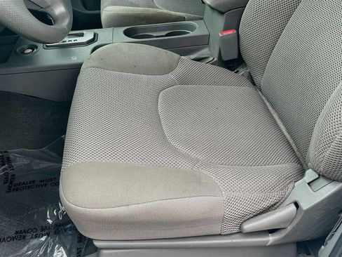 Used 2021 Nissan Frontier SV w/ Midnight Edition Floor Mats AWD/4WD image 18