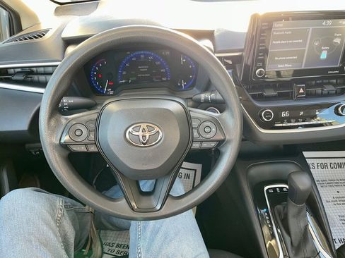 Used 2022 Toyota Corolla LE image 13