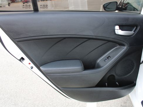 Used 2018 Kia Forte LX w/ LX Popular Package image 39