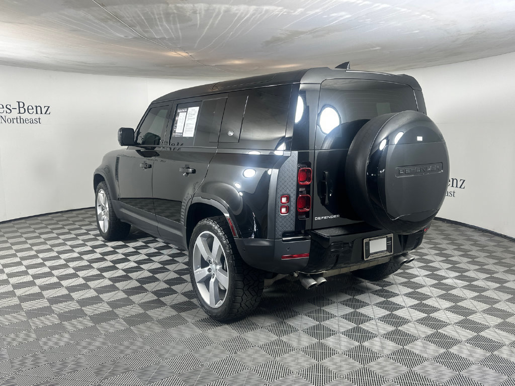 Used 2024 Land Rover Defender 110 SE AWD/4WD image 5