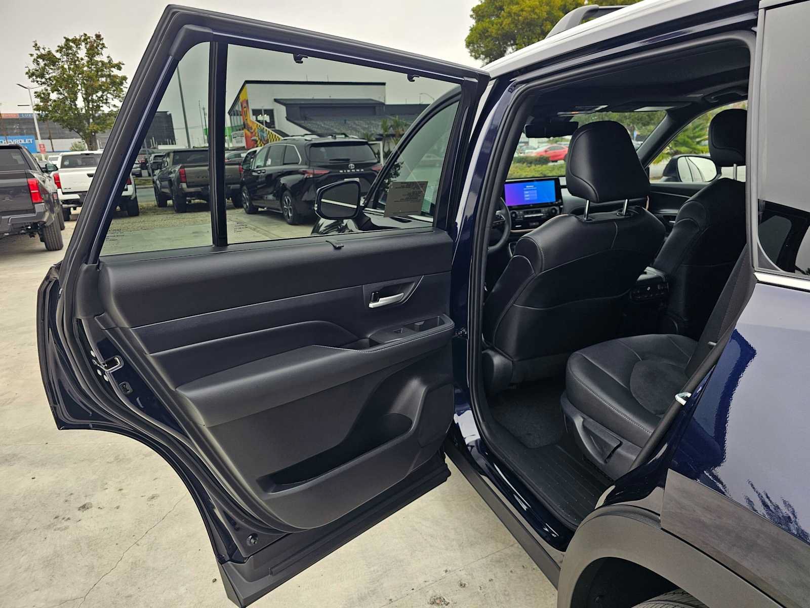 New 2026 Toyota Grand Highlander AWD Hybrid image 17