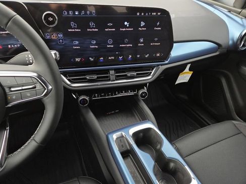 New 2026 Chevrolet Equinox EV LT w/ LPO, Blackout Package FWD image 35