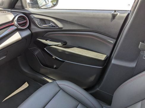 Used 2025 Chevrolet Trax RS w/ Driver Confidence Package FWD image 18