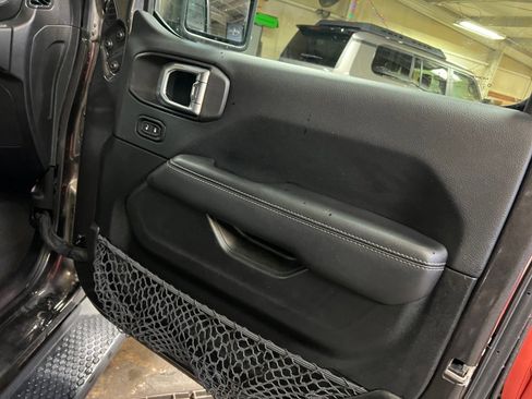 Used 2018 Jeep Wrangler Unlimited Sahara w/ Dual Top Group image 34