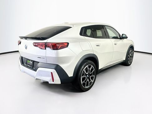 Used 2026 BMW X2 xDrive28i AWD/4WD image 9