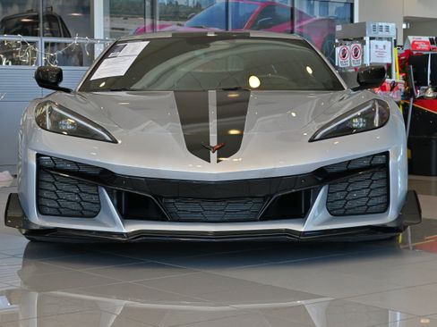 Used 2024 Chevrolet Corvette Z06 w/ Z07 Performance Package image 29