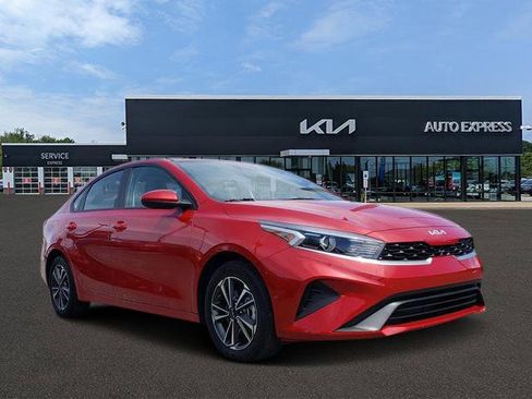 Certified 2023 Kia Forte LXS FWD image 1