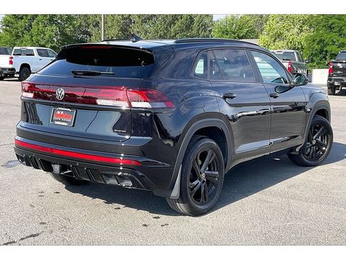 Used 2025 Volkswagen Atlas Cross Sport SEL R-Line AWD/4WD image 15