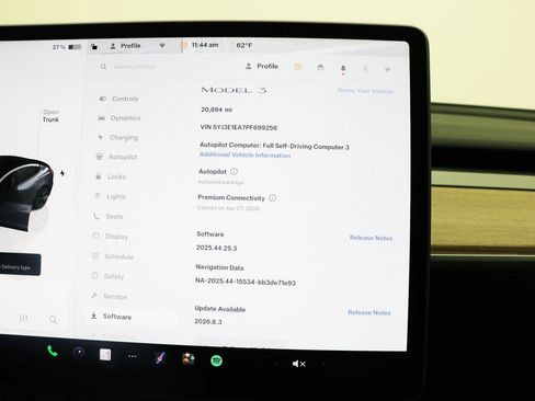 Used 2023 Tesla Model 3 Standard Range image 19
