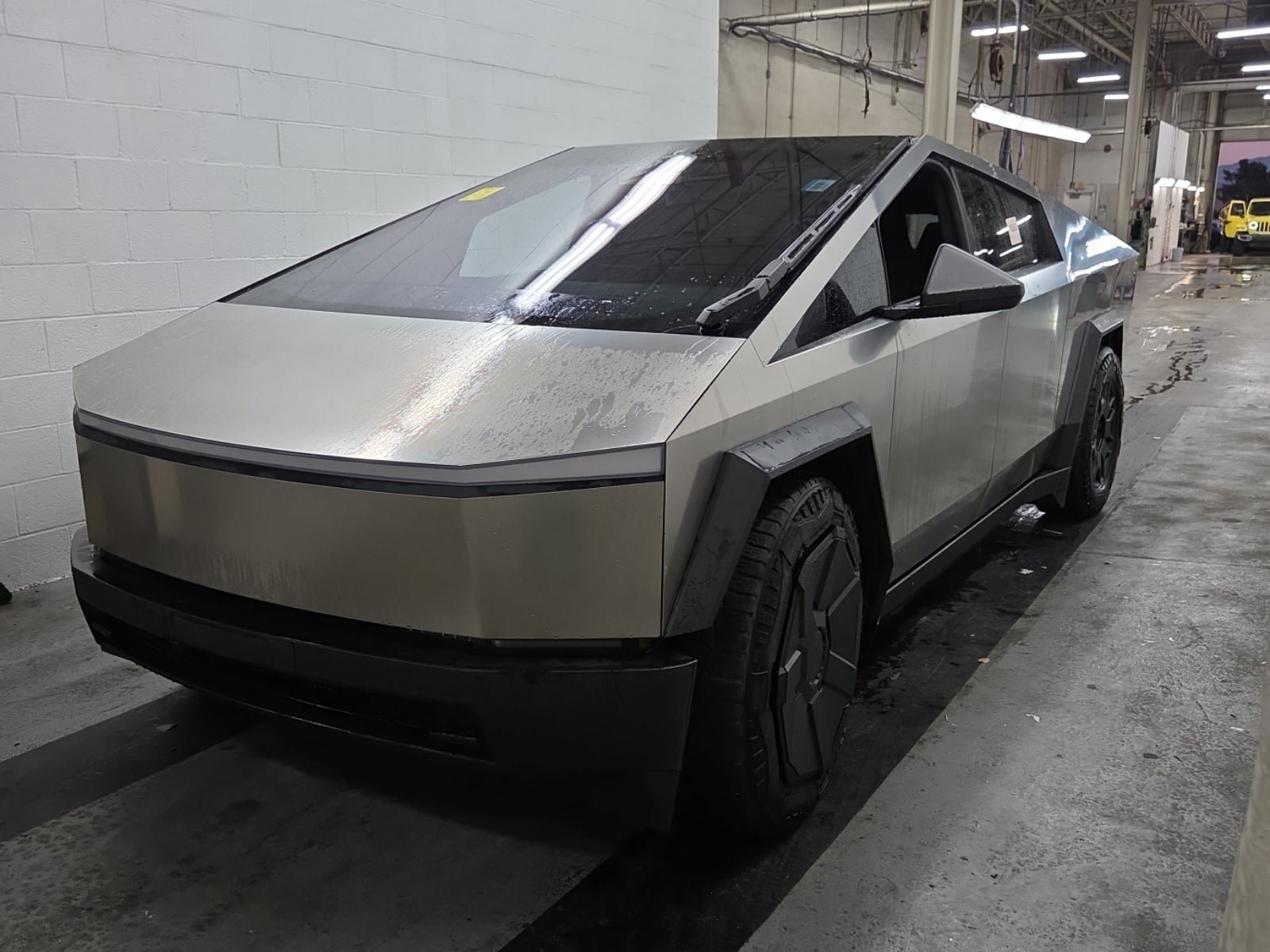 Used 2024 Tesla Cybertruck AWD Crew Cab image 9