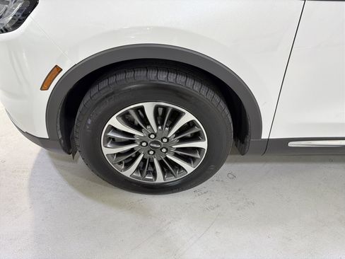 Used 2022 Lincoln Nautilus Standard w/ Premium Package image 9