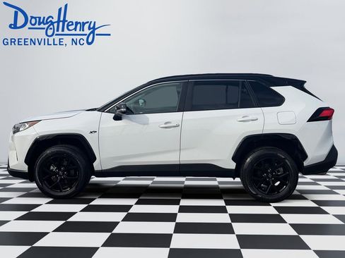 Used 2021 Toyota RAV4 XLE w/ Convenience Package image 2