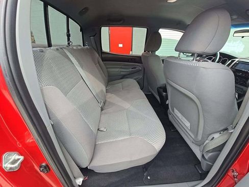 Used 2014 Toyota Tacoma 4x4 Double Cab w/ SR5 Package image 7