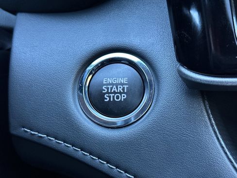 Used 2023 Toyota Highlander XLE image 26