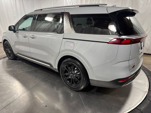 Certified 2024 Kia Carnival SX Prestige image 7