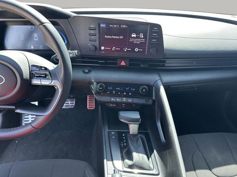 Used 2025 Hyundai Elantra Sport image 25